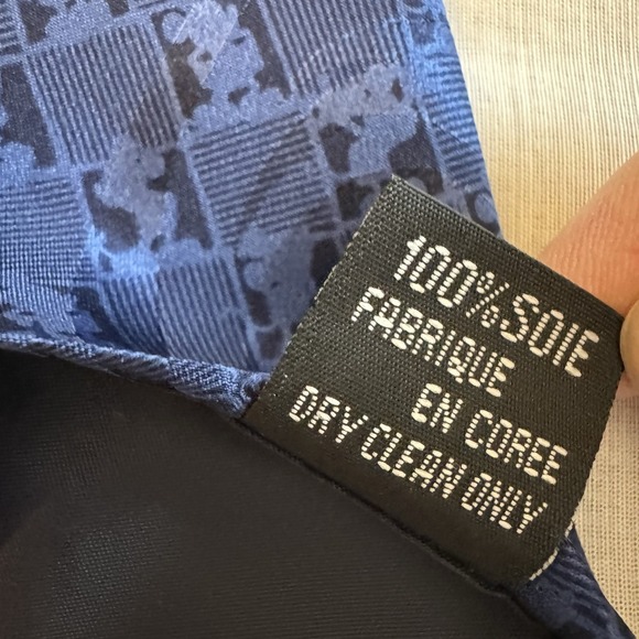 Walt Disney World Silk Neck Tie Blue Black Small Mickey Mouse Silhouettes 3.75" - Picture 6 of 6